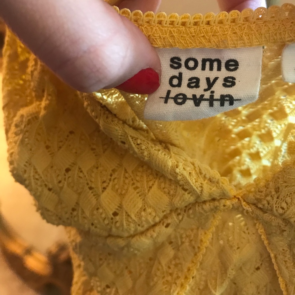 Backless yellow one piece - Picture 5 of 5